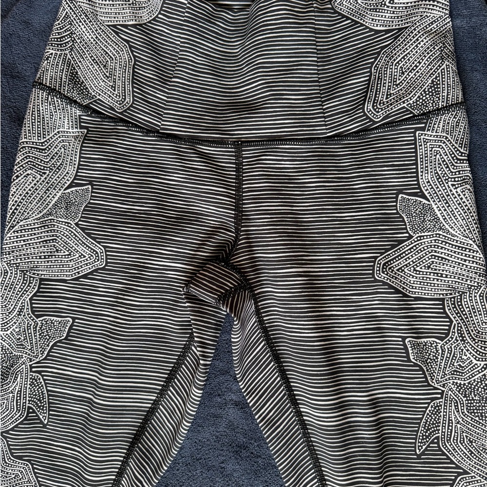 Lululemon Athletica Black and White Patterned Leggings